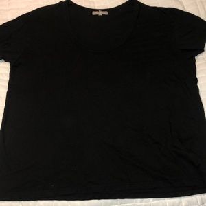 Black scoop neck tee